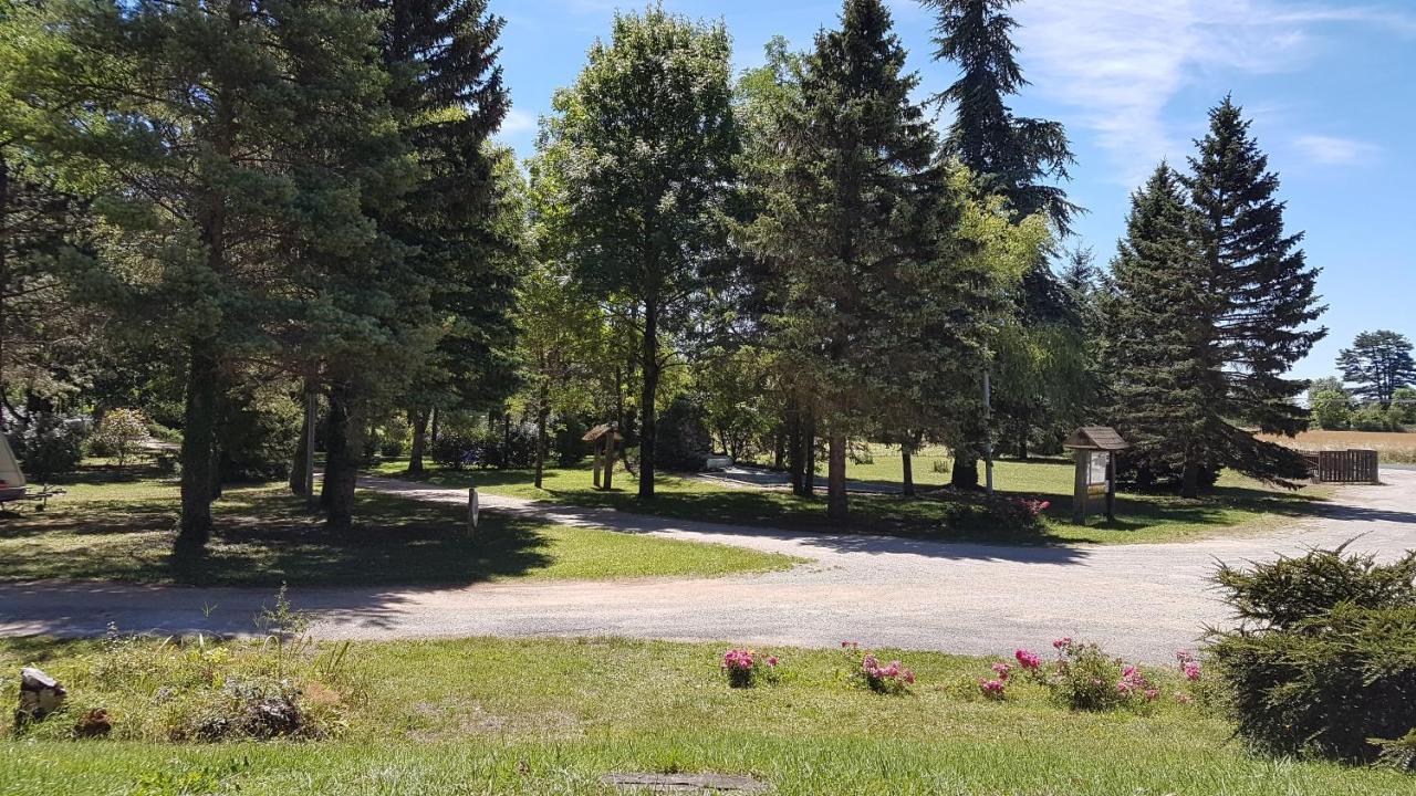 Camping Au Tour De L'Aveyron L'Hospitalet-du-Larzac Ngoại thất bức ảnh
